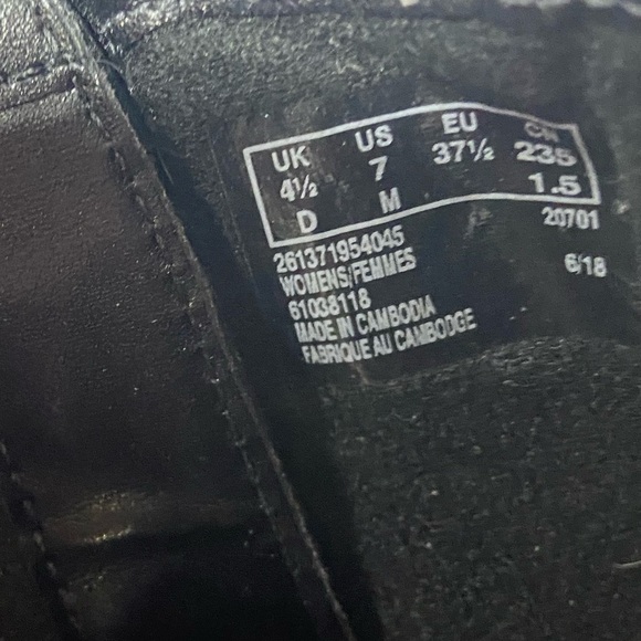 Clarks Hope Cody black leather booties size 7, like new - Picture 2 of 7